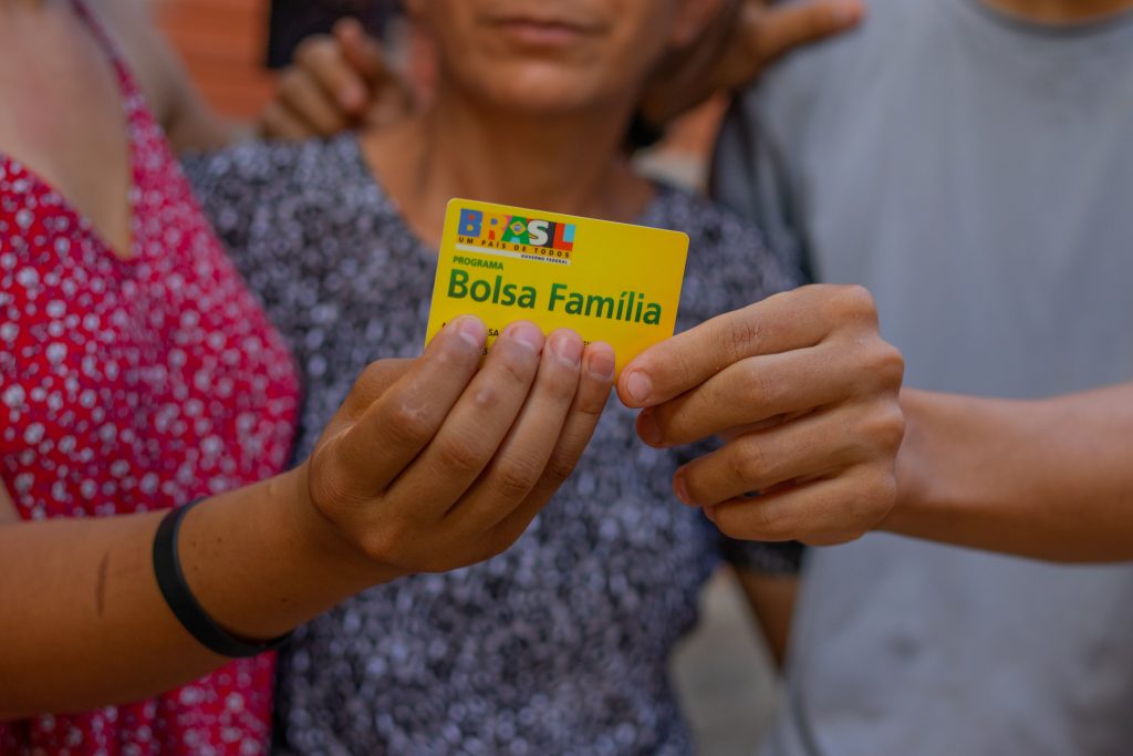 O governo liberou mais cedo as datas de consulta do Bolsa Família em outubro.